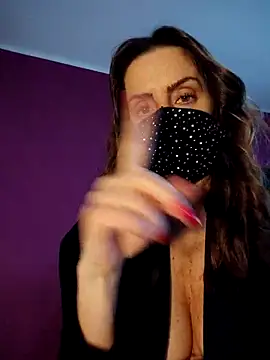 Akemi rossi online show from April 10, 2026, 12:01 pm