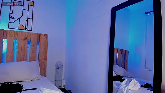 coral jonesss online show from September 13, 2025, 3:45 pm