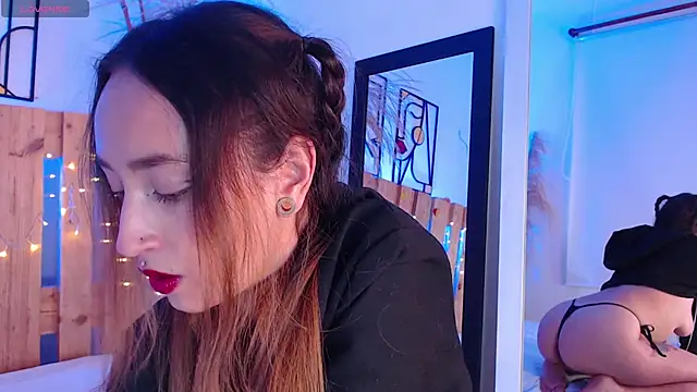 coral jonesss online show from March 3, 2025, 1:45 pm