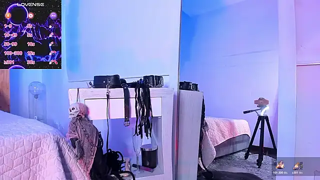 coral jonesss online show from January 17, 2026, 4:43 pm