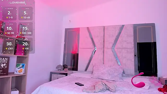 Snapshot of CleeoAdams_ chatting on September 12, 2025, 4:12 am CleeoAdams online show from September 12, 2025, 4:12 am