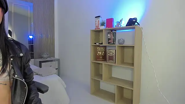 Snapshot of CleeoAdams_ chatting on September 19, 2025, 4:16 am CleeoAdams online show from September 19, 2025, 4:16 am