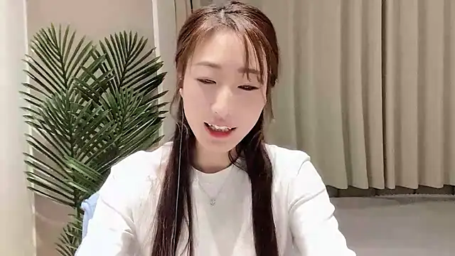 xiaoying1314 online show from February 1, 2025, 12:26 pm