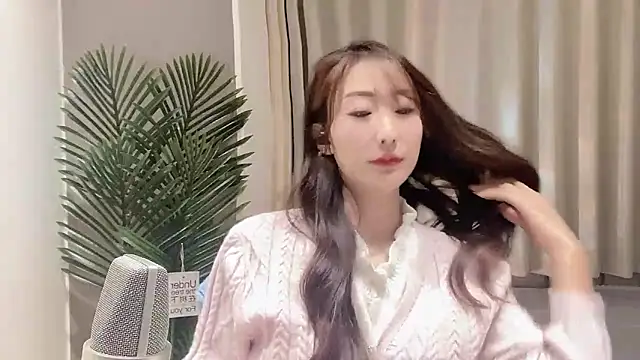 xiaoying1314 online show from February 9, 2025, 12:19 pm