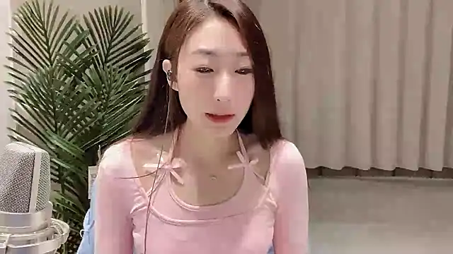 xiaoying1314 online show from January 30, 2025, 1:42 pm