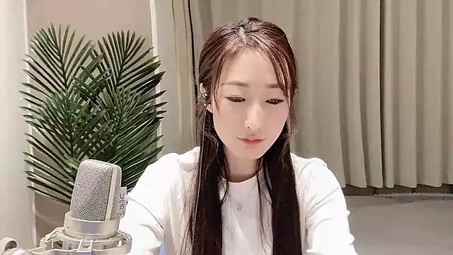 xiaoying1314 online show from February 1, 2025, 3:28 pm