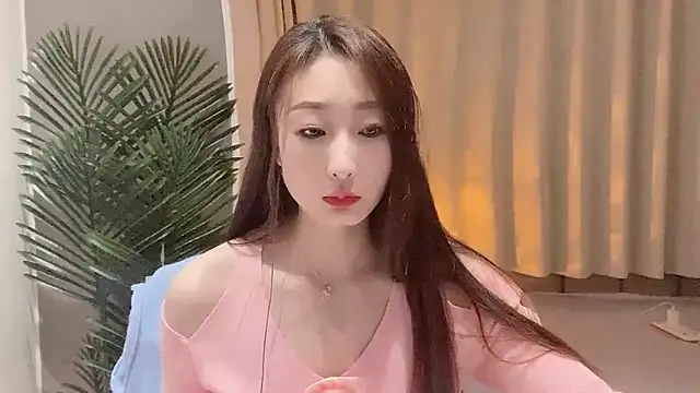 xiaoying1314 online show from March 5, 2025, 1:39 pm