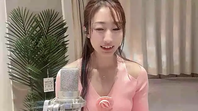xiaoying1314 online show from February 10, 2025, 3:53 pm