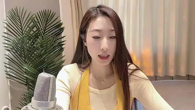 xiaoying1314 online show from February 17, 2025, 12:27 pm
