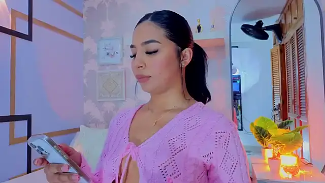 CharlotteGraay online show from March 9, 2026, 8:01 pm