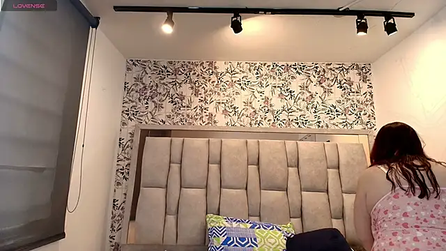 Victoria Adamns online show from February 14, 2026, 12:05 pm