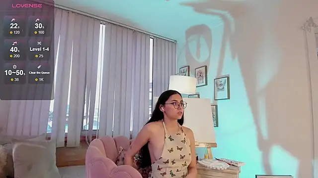 Grace  jones online show from March 13, 2025, 2:12 pm