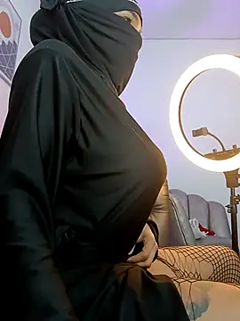 azahara faraah online show from October 13, 2025, 6:20 pm