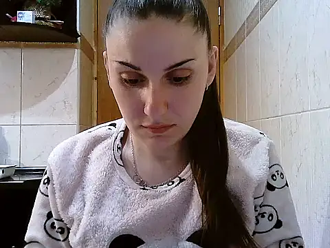 Yuliia30 online show from April 17, 2026, 7:49 pm