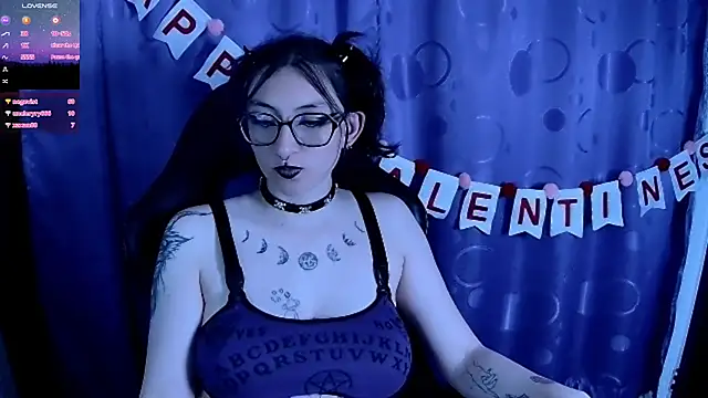 Snapshot of Kimlennox_ chatting on February 11, 2025, 10:18 pm Kimlennox online show from February 11, 2025, 10:18 pm