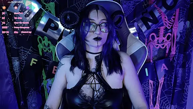 Kimlennox  online show from March 27, 2026, 2:18 pm