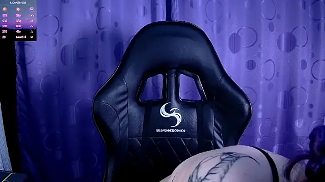 Snapshot of Kimlennox_ chatting on February 21, 2025, 9:22 pm Kimlennox online show from February 21, 2025, 9:22 pm