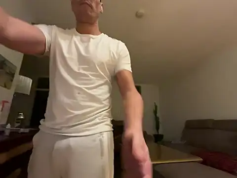 Snapshot of Marcolatin100 chatting on February 23, 2025, 12:08 am Marcolatin100 online show from February 23, 2025, 12:08 am