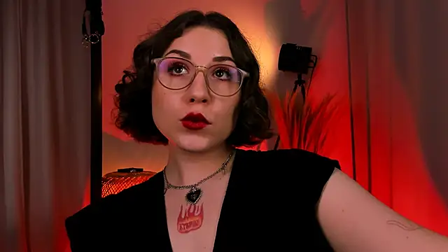 Eva Moss  online show from March 12, 2025, 12:53 am