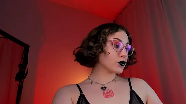 Eva Moss  online show from March 5, 2025, 3:18 am