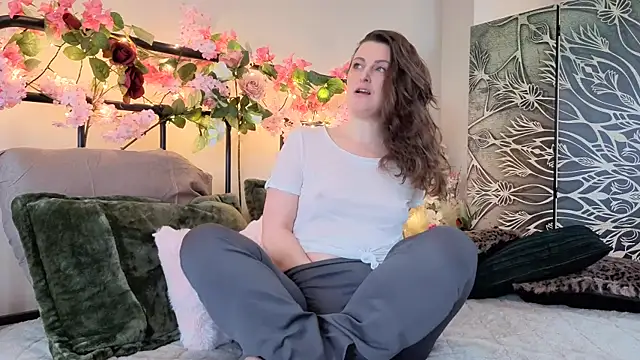 Snapshot of cumtomama chatting on February 21, 2026, 2:19 pm cumtomama online show from February 21, 2026, 2:19 pm