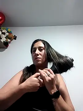 CHARLOTTE 1711 online show from September 28, 2025, 4:41 am