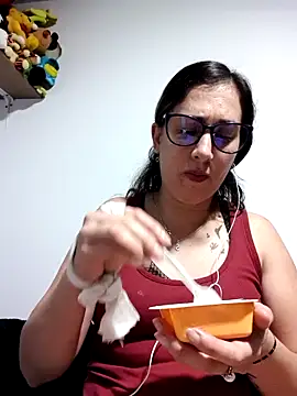 CHARLOTTE 1711 online show from October 16, 2025, 3:59 am