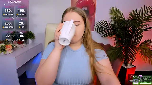 Snapshot of Erica__Alta chatting on March 18, 2025, 6:39 am Erica Alta online show from March 18, 2025, 6:39 am