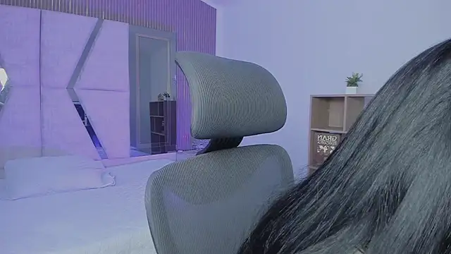 BellaaStorm online show from October 2, 2025, 2:20 pm