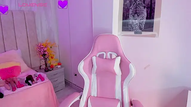 tamy xoo online show from March 18, 2025, 9:43 pm