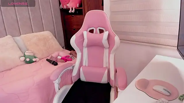 tamy xoo online show from October 1, 2025, 7:07 pm