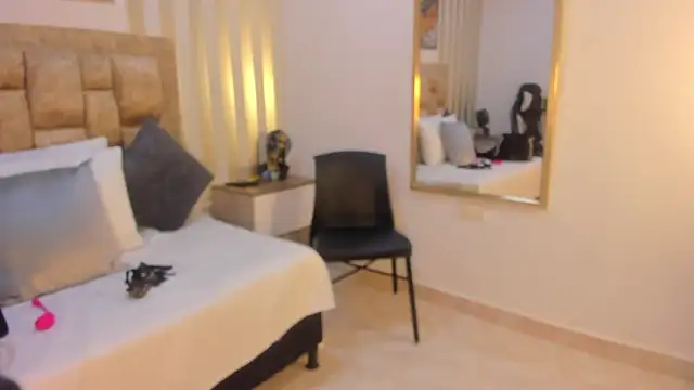 avis lara online show from September 19, 2025, 7:07 pm