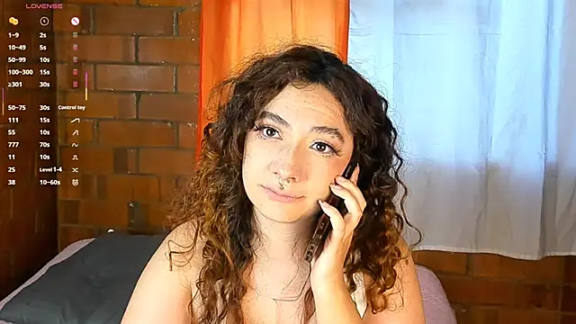 Annycolin  online show from January 21, 2025, 10:41 pm