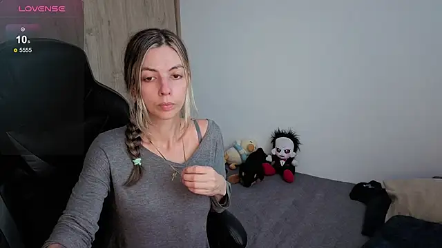 Princezzlove3 online show from February 5, 2026, 12:56 pm