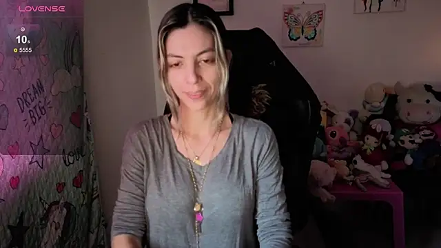 Princezzlove3 online show from September 12, 2025, 4:51 pm