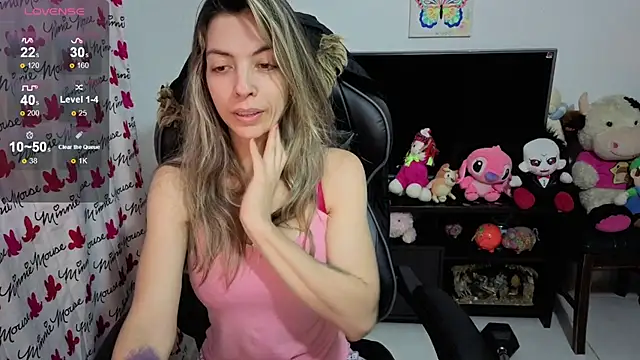 Princezzlove3 online show from October 5, 2025, 4:09 pm