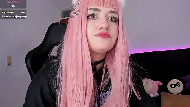 raven  white1 online show from February 20, 2025, 2:18 am