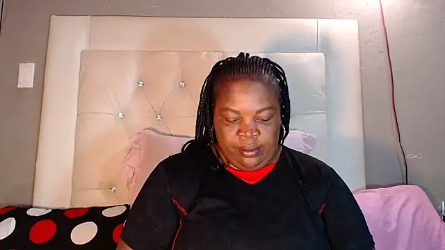 omalicha98 online show from April 21, 2026, 5:36 am