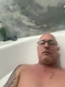 carlospingalinda online show from March 21, 2025, 10:17 pm