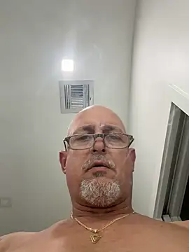 carlospingalinda online show from February 24, 2026, 10:54 pm