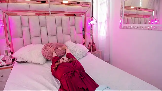 Katalina Evans online show from October 2, 2025, 12:08 pm