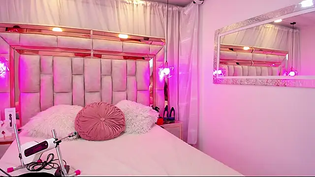 Katalina Evans online show from December 20, 2025, 11:02 am