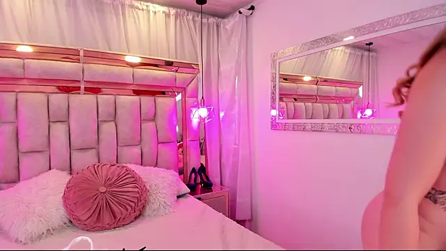 Katalina Evans online show from December 4, 2025, 11:20 am