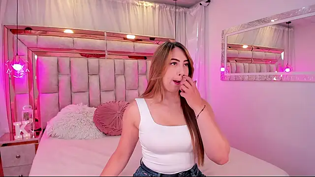 Katalina Evans online show from September 25, 2025, 12:00 pm