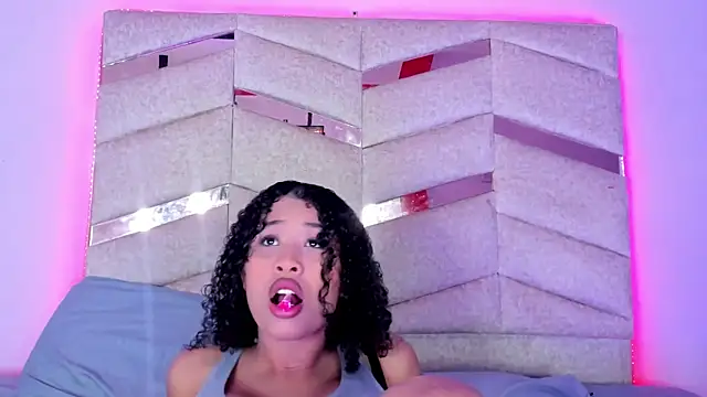 BrigitteRoy  online show from October 21, 2025, 2:55 am