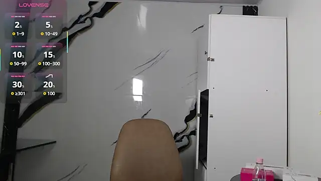 esmeralda-bk online show from September 25, 2025, 9:32 pm