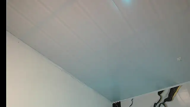 esmeralda-bk online show from December 15, 2025, 9:20 pm