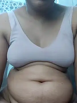 nikkibenza online show from March 14, 2025, 9:14 am