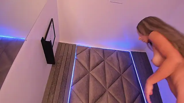 SabrinaSpell  online show from September 20, 2025, 11:48 am