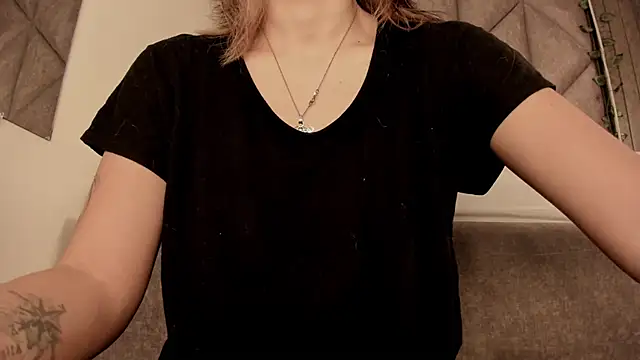 SabrinaSpell  online show from December 15, 2025, 11:49 am